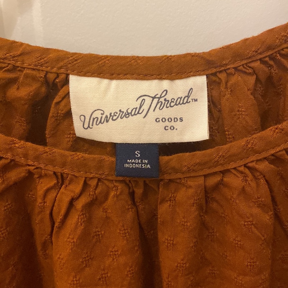 Universal Thread Top - Picture 2 of 4